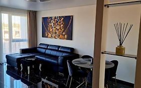 Deluxe Apartments - Self Check In